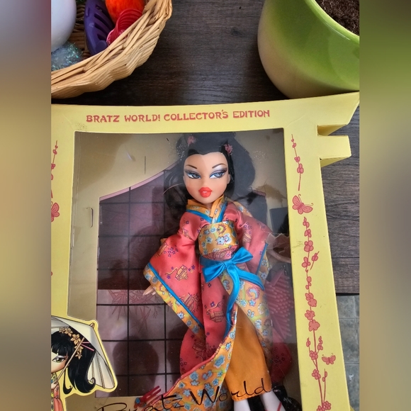 Bratz Tokyo collector - Picture 2 of 5